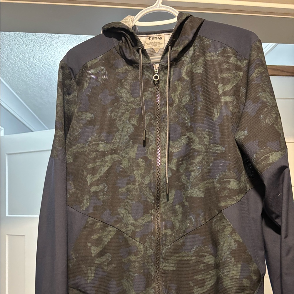ZYIA Men's Blue and Green Camouflage Windbreaker